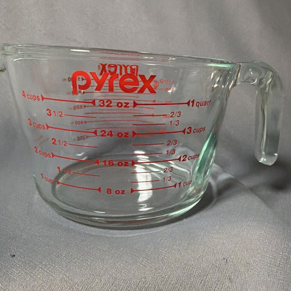 Vintage Pyrex 4 Cup Glass Measuring Cup 1 Quart 32 oz Red Lettering Handle